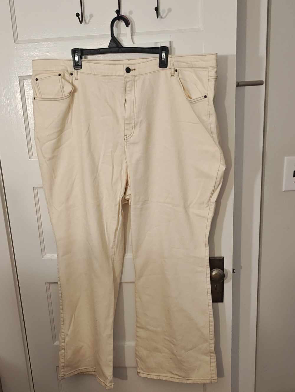 Wooen's Cream Straight-Leg Jeans